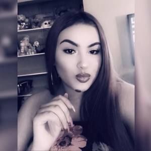 Meet your Posher, Priscila